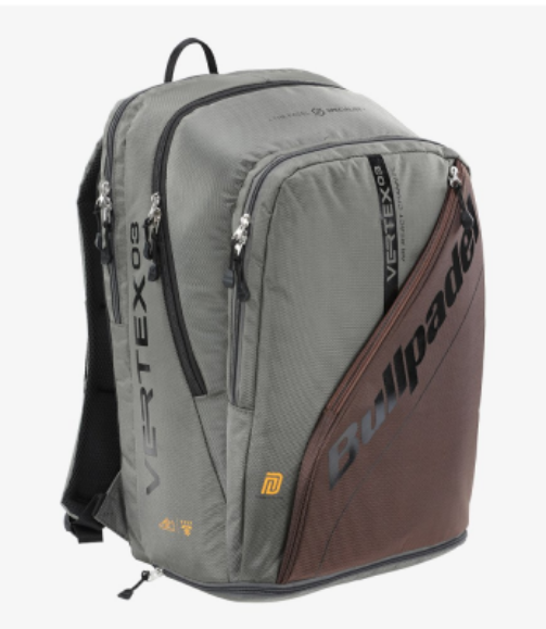 mochila-bullpadel-bpm-23007-vertex-gris-medio-1.png